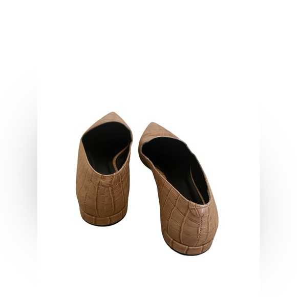 Lulus Crocodile-Embossed Genuine Leather Loafers | Sand Beige Flats, Size 9 - Picture 5 of 6